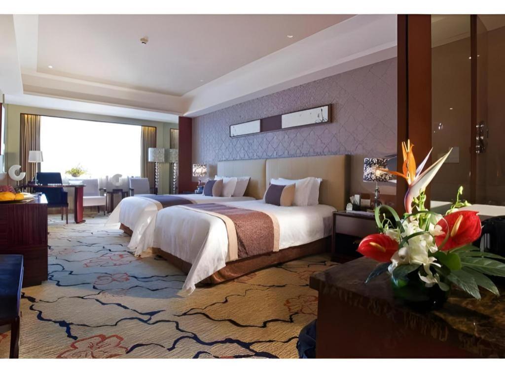Eurasia International Hotel Дунгуань Экстерьер фото