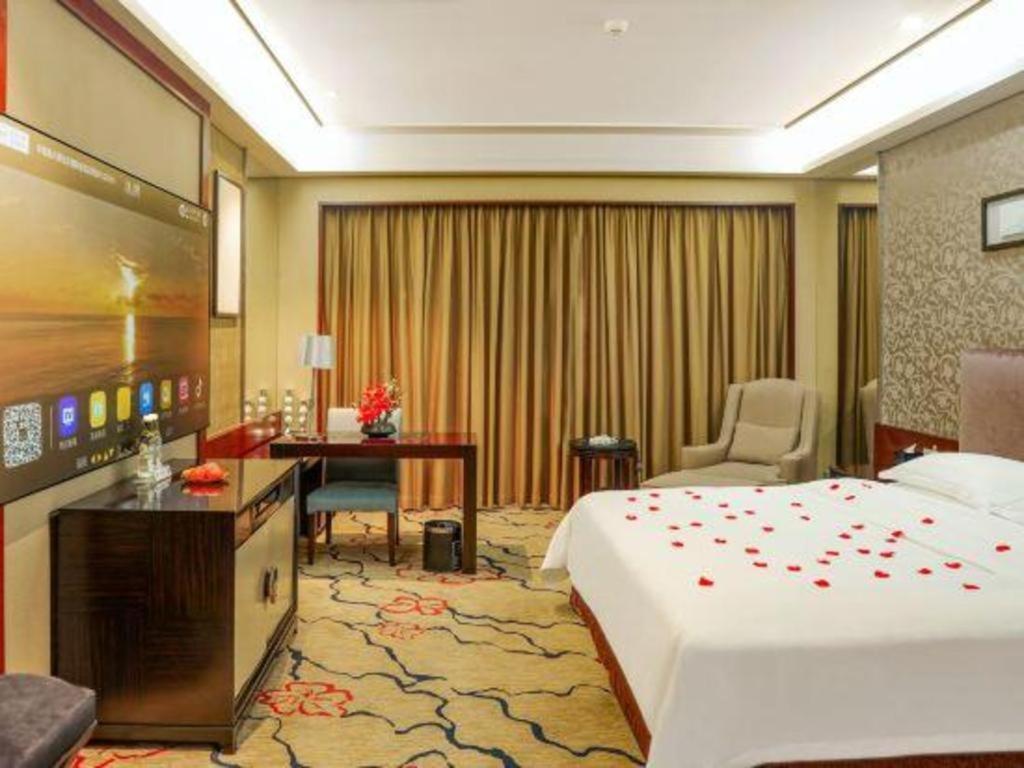 Eurasia International Hotel Дунгуань Экстерьер фото