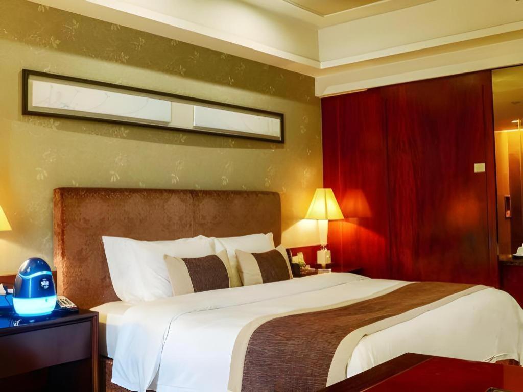 Eurasia International Hotel Дунгуань Экстерьер фото