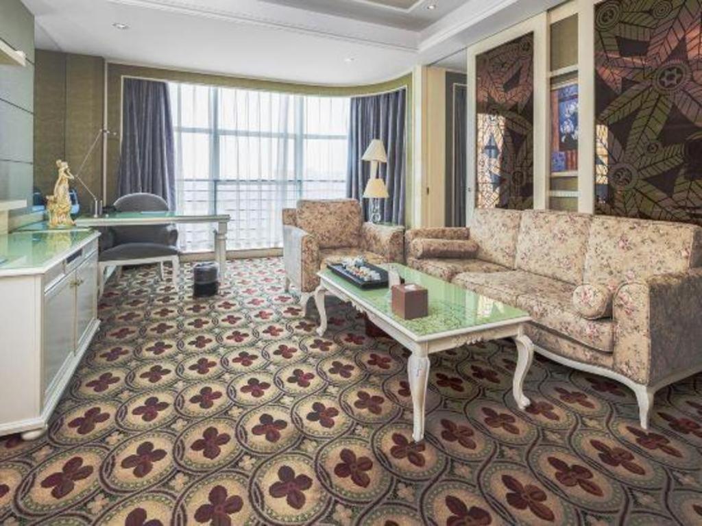 Eurasia International Hotel Дунгуань Экстерьер фото