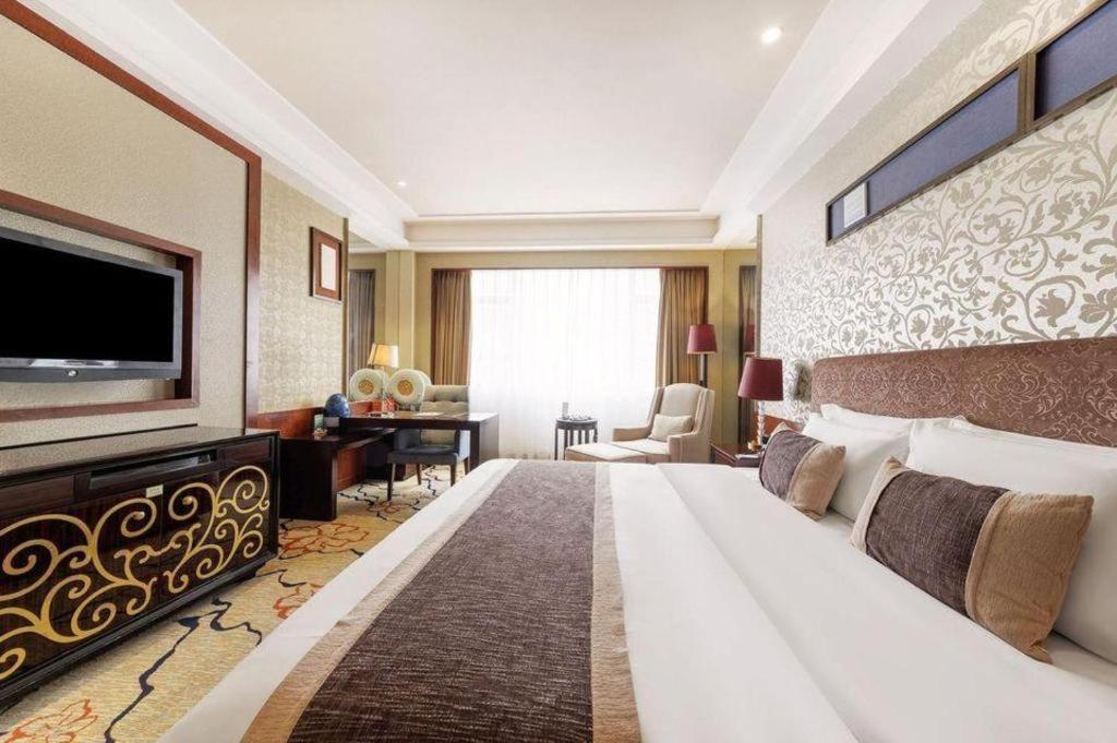 Eurasia International Hotel Дунгуань Экстерьер фото