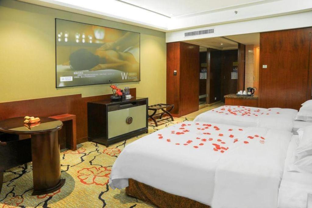Eurasia International Hotel Дунгуань Экстерьер фото